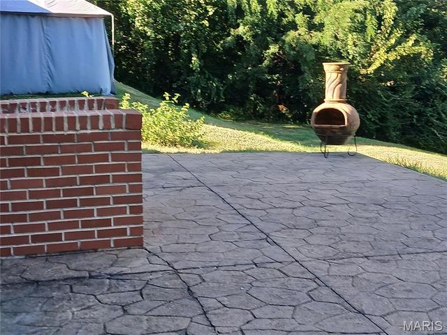 1032 N Florissant Road, Ferguson, MO 63135