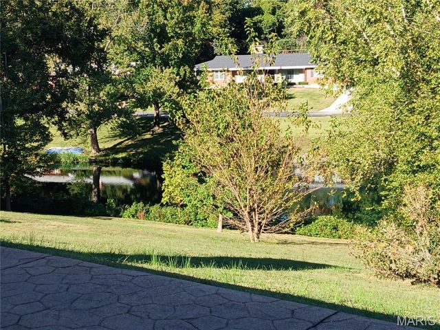 1032 N Florissant Road, Ferguson, MO 63135