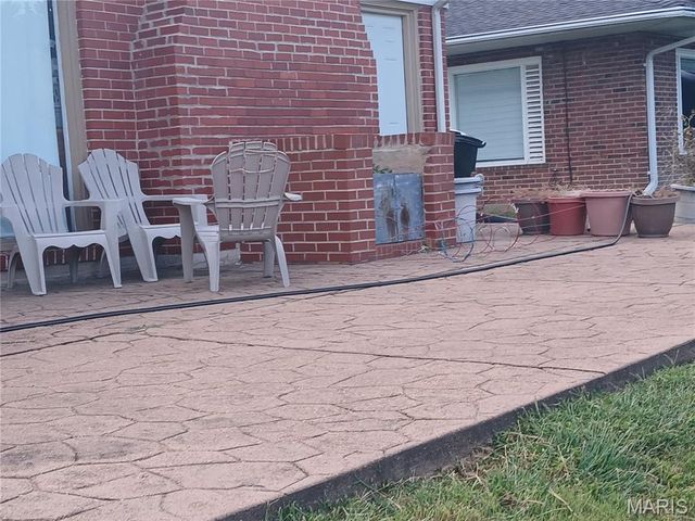 1032 N Florissant Road, Ferguson, MO 63135