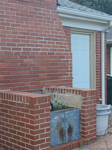 1032 N Florissant Road, Ferguson, MO 63135