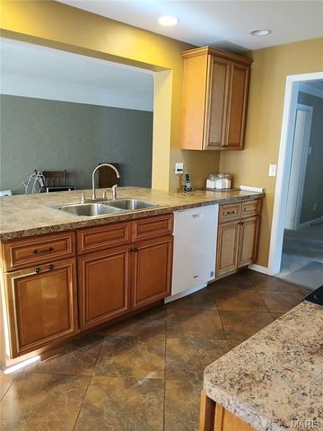 1032 N Florissant Road, Ferguson, MO 63135