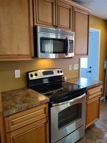 1032 N Florissant Road, Ferguson, MO 63135