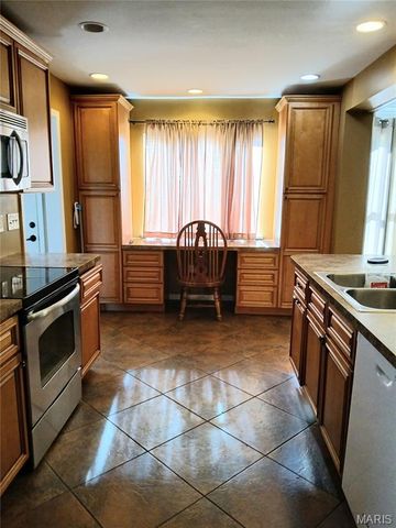 1032 N Florissant Road, Ferguson, MO 63135