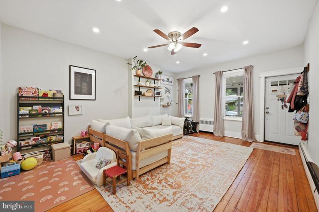 54 W HARVEY ST, Philadelphia, PA 19144