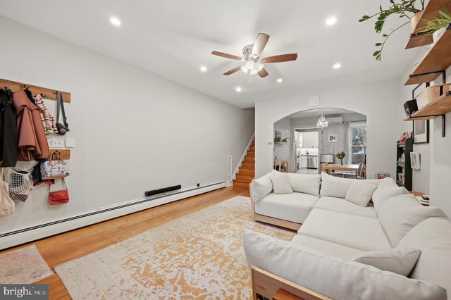54 W HARVEY ST, Philadelphia, PA 19144