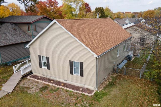207 W Sylvester Street, Christopher, IL 62822