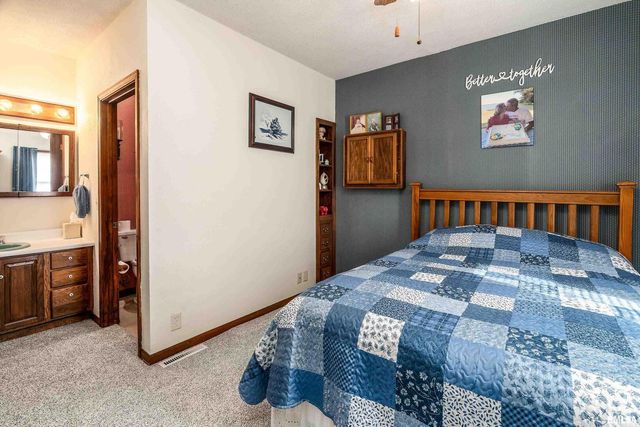 207 W Sylvester Street, Christopher, IL 62822