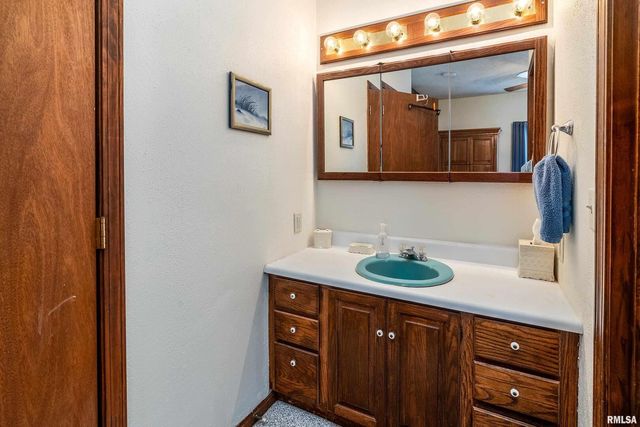 207 W Sylvester Street, Christopher, IL 62822