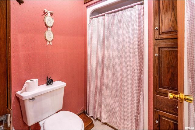 207 W Sylvester Street, Christopher, IL 62822