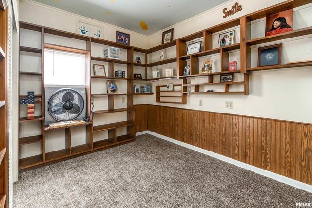 207 W Sylvester Street, Christopher, IL 62822