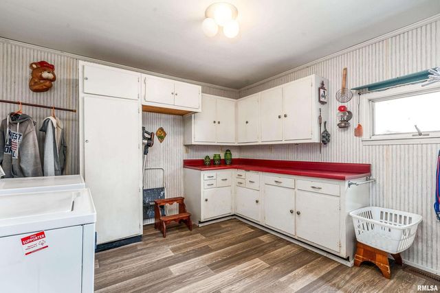 207 W Sylvester Street, Christopher, IL 62822