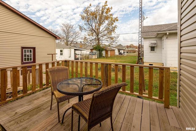 207 W Sylvester Street, Christopher, IL 62822