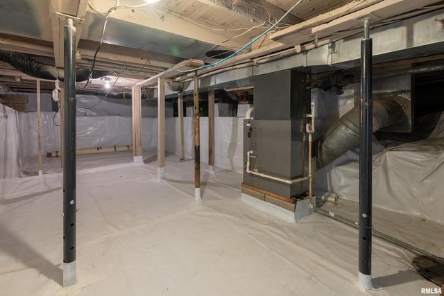 207 W Sylvester Street, Christopher, IL 62822