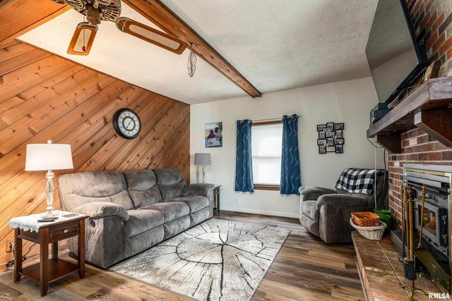 207 W Sylvester Street, Christopher, IL 62822