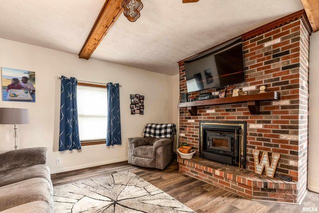 207 W Sylvester Street, Christopher, IL 62822