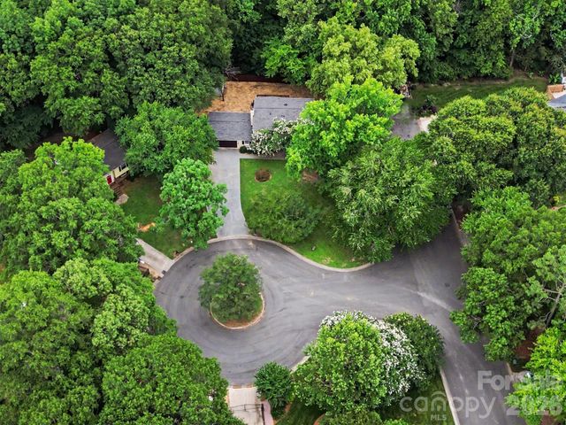 7111 Cedar Lake Court, Charlotte, NC 28226