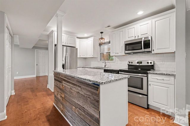 7111 Cedar Lake Court, Charlotte, NC 28226