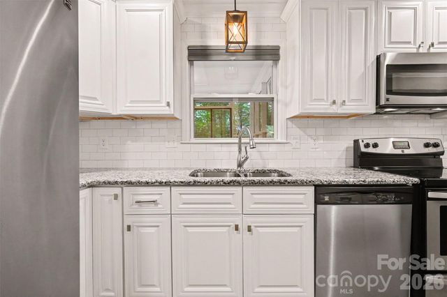 7111 Cedar Lake Court, Charlotte, NC 28226