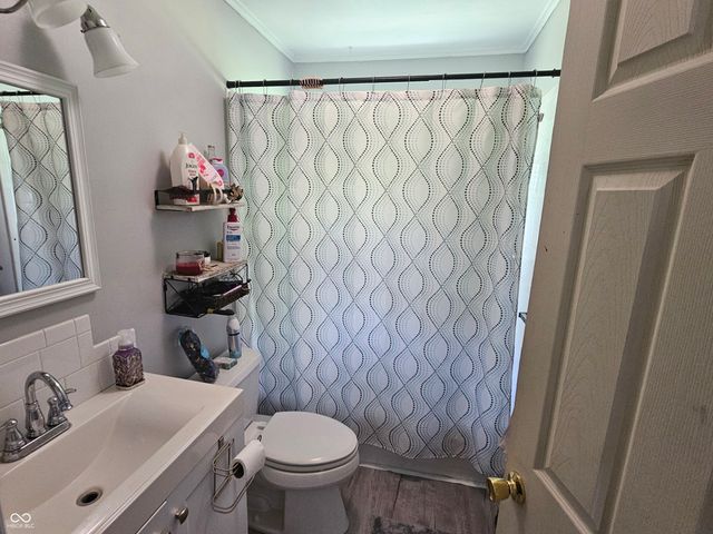 202 W Walnut Street, Bainbridge, IN 46105