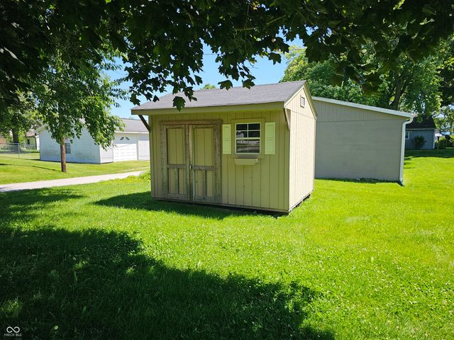202 W Walnut Street, Bainbridge, IN 46105