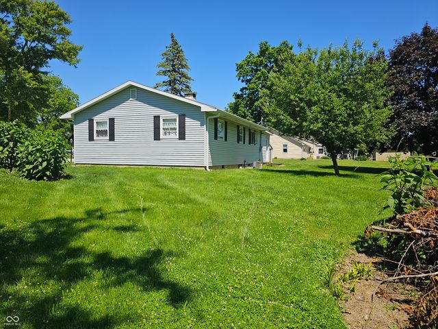 202 W Walnut Street, Bainbridge, IN 46105