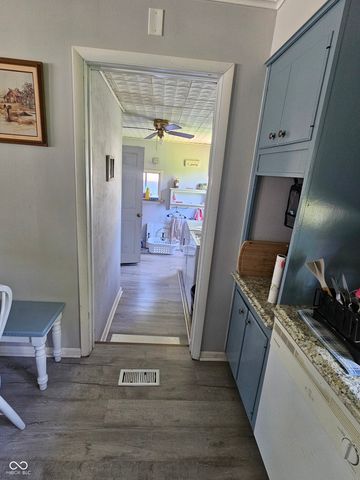 202 W Walnut Street, Bainbridge, IN 46105