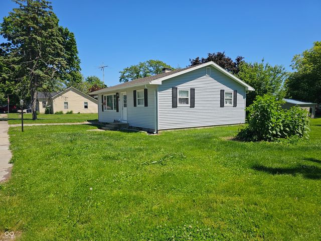 202 W Walnut Street, Bainbridge, IN 46105