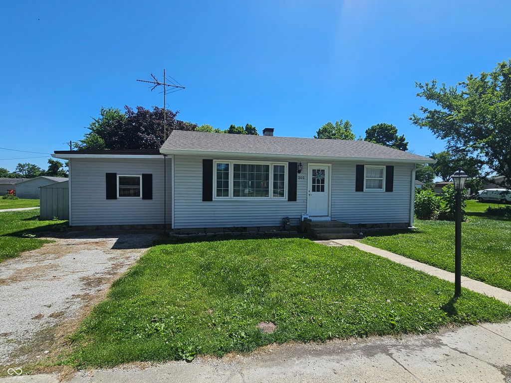 202 W Walnut Street, Bainbridge, IN 46105