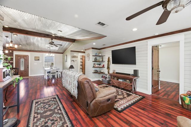 610 Jones Road, Crestview, FL 32536