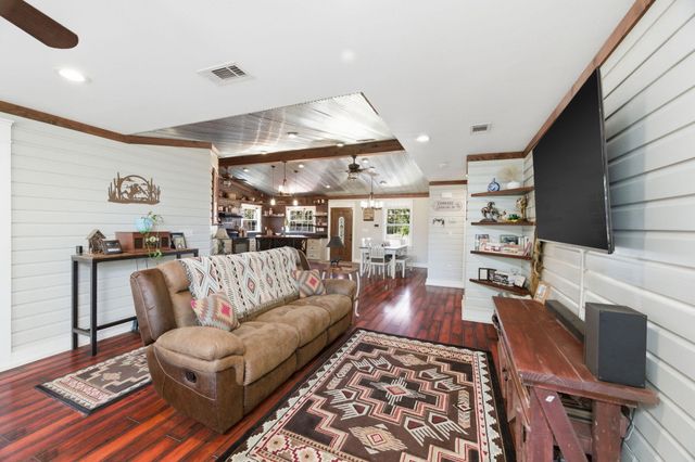 610 Jones Road, Crestview, FL 32536