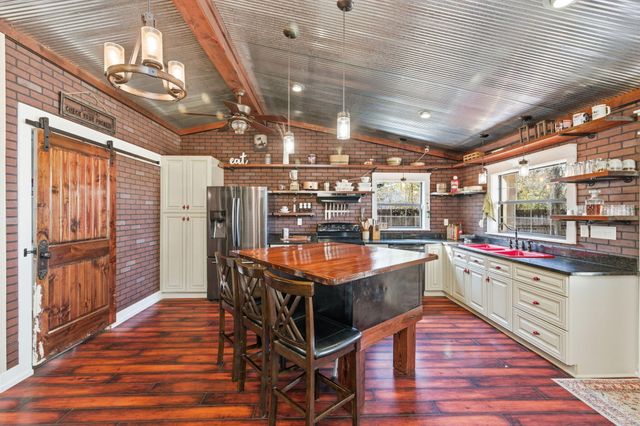 610 Jones Road, Crestview, FL 32536