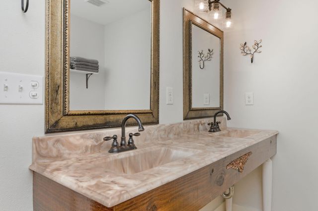 610 Jones Road, Crestview, FL 32536