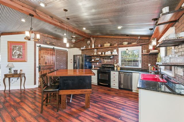 610 Jones Road, Crestview, FL 32536