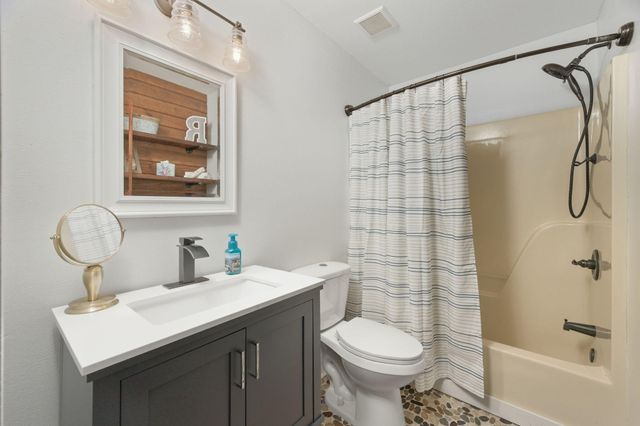 610 Jones Road, Crestview, FL 32536