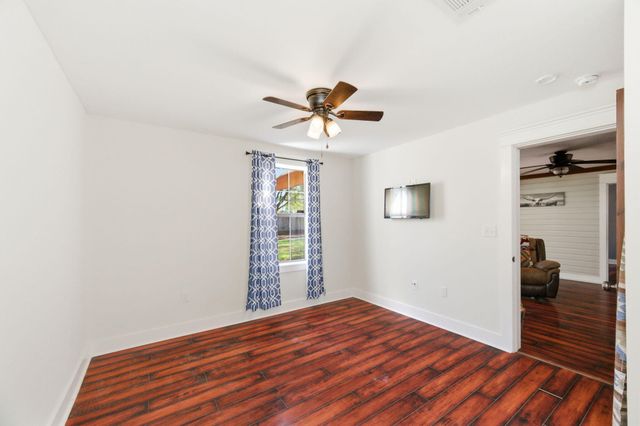 610 Jones Road, Crestview, FL 32536