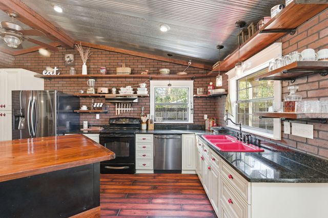 610 Jones Road, Crestview, FL 32536