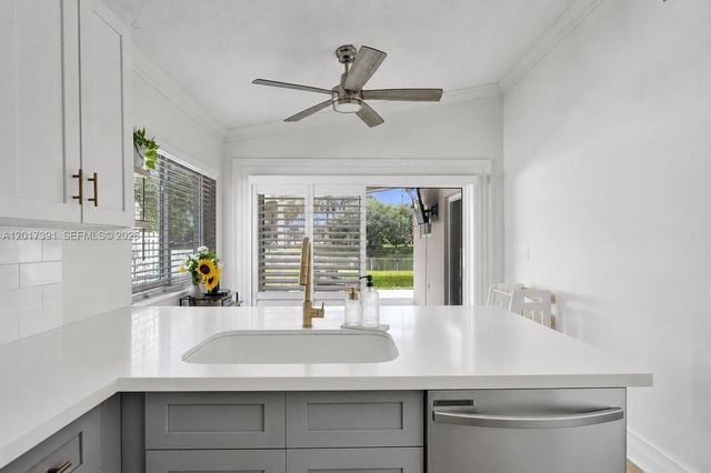 1212 NW 125th Ter, Sunrise, FL 33323