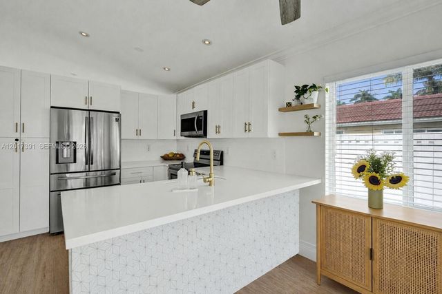 1212 NW 125th Ter, Sunrise, FL 33323
