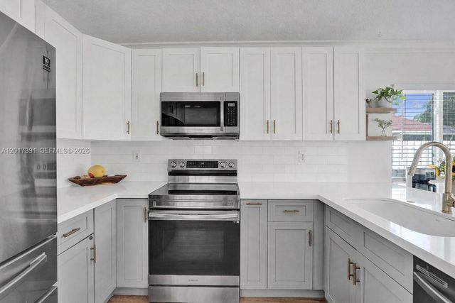 1212 NW 125th Ter, Sunrise, FL 33323