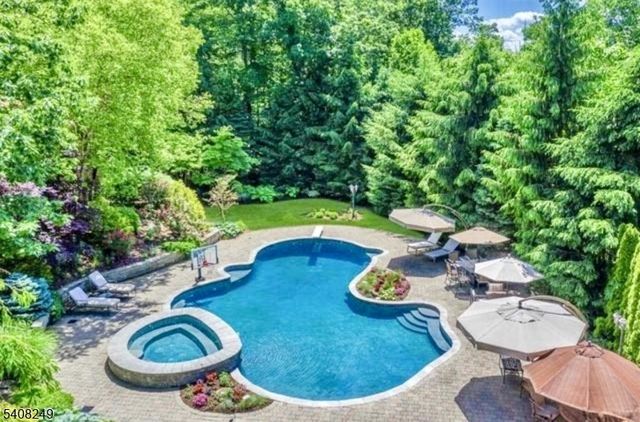 554 Hampton Hill Rd, Franklin Lakes Boro, NJ 07417