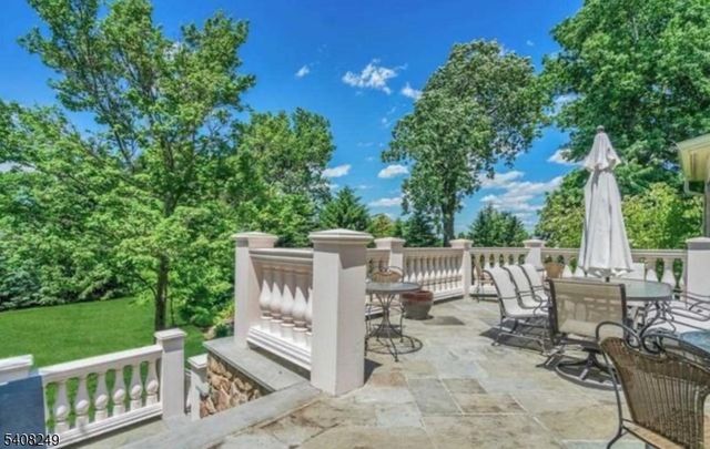 554 Hampton Hill Rd, Franklin Lakes Boro, NJ 07417