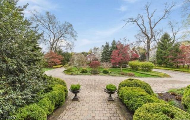 554 Hampton Hill Rd, Franklin Lakes Boro, NJ 07417