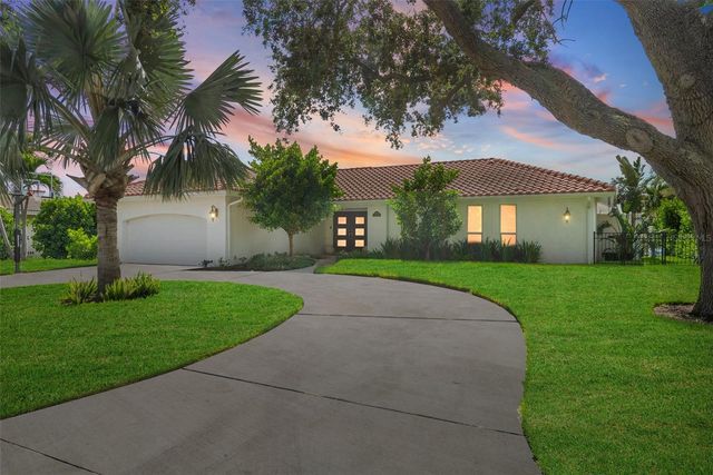 1985 CAROLINA AVENUE NE, St Petersburg, FL 33703