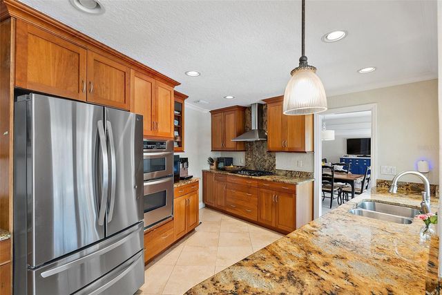1985 CAROLINA AVENUE NE, St Petersburg, FL 33703