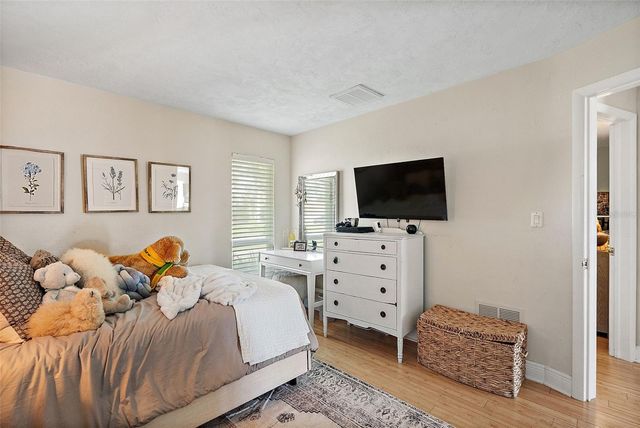 1985 CAROLINA AVENUE NE, St Petersburg, FL 33703