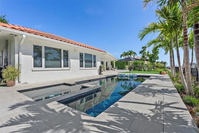 1985 CAROLINA AVENUE NE, St Petersburg, FL 33703