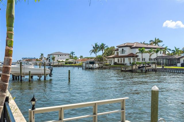1985 CAROLINA AVENUE NE, St Petersburg, FL 33703