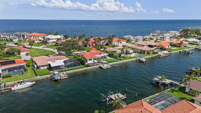 1985 CAROLINA AVENUE NE, St Petersburg, FL 33703