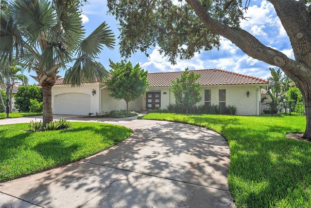 1985 CAROLINA AVENUE NE, St Petersburg, FL 33703