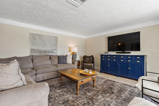 1985 CAROLINA AVENUE NE, St Petersburg, FL 33703